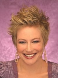 Почитала про этот синдром и посмотрела картинки. Так это получается, просто волосы не причесываются гладко, а торчат вверх? Как бы ежиком, а при отрастании - как "ананас", "ирокез"? Да это вообще ни о чем, знаю мальчика, у которого волосы растут таким образом. Пока маленький - стрижется под машинку,, подрастет - можно будет делать "торчащие" модные прически. А девочке, я так понимаю, можно или заплетать косы насколько выходит, тогда волосы все же опустятся, или тоже делать довольно короткие "модно-лохматые" стрижки. Что-то типа того.