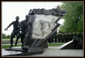 Если уж говорить о спорте во время войны, то стоит вспомнить два футбольных матча: "Матч жизни" и "Матч смерти". Первый прошёл в осаждённом Ленинграде между ленинградским "Динамо" и командой ЛМЗ 31 мая 1942 года с громкой трансляцией на передовую. Что было изрядным шоком для немцев: "Мертвецы играют в футбол".
И второй матч в оккупированном Киеве сборной команды киевского "Динамо", киевского "Локомотива" и одесского  "Спартака", получившая название "Старт". Реально это был не один матч, а несколько, против разных команд из частей, входивших в фашистскую армию. С постоянными выигрышами "Старта". Но матчи против команды команды немецкого ПВО, входивших в состав люфтваффе были для команды последними. Через несколько дней, с 18.08.1942 по 06.09.1942, после матча-реванша с усиленной командой люфтваффе, игроки-динамовцы были арестованы и отправлены в концлагеря. Некоторые из них были расстреляны.