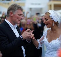 Слёзы и искренняя радость отцов, впервые увидевших своих дочерей в свадебных платьях  