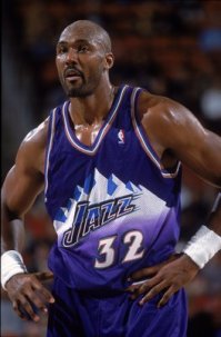 А это мой любимчик - Карл Меллоун 
Обожала его игру в Юта Джаз!