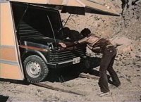 Вспомнил "Ниву" из фильма "Мираж"...