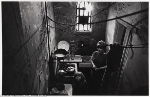 "Зажиточная савецкая семья", говоришь. 
А  в то же время в Англии и Франции...