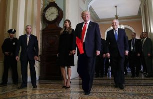 Длинный галстук президента США