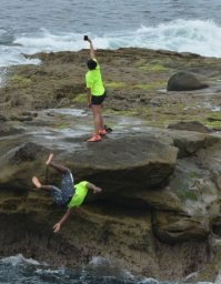 Эти люди готовы на все ради селфи!