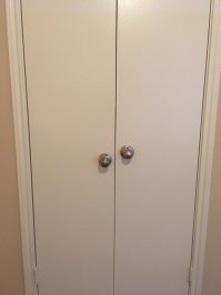 Тут всё просто тот кто размечал под ручки не учёл право- лево, я работаю на мебели не раз такой прикол видел.