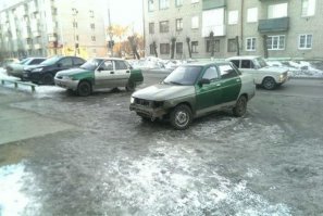 Донор походу был у них один, скорее всего с разнесенной правой бочиной.