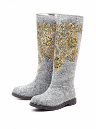 ну сейчас может и такие появились - а тогда отличие валенок от "классики" было только в пришитой подошве