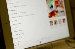 немного соответствующего настроения: