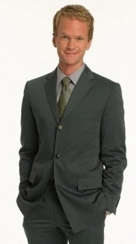 Почему нижнюю пуговицу пиджака застегивать не стоит