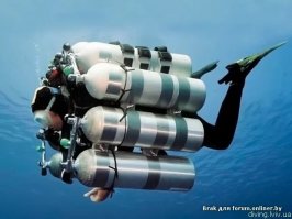 Меня поражает размах дискуссий на тему были - небыли, но не разу не видел, что-бы хоть кто то упомянул количество барахла, привезенных на Луну, на таком маленьком модуле. В котором, к тому же, запасы топлива на обратную дорогу и главное, кислород, которого должно быть много для столь длительного перелета. Аквалангисты знают, сколько нужно воздушной смеси для погружения например, на 90 метров. Картинка от балды.