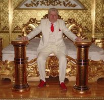 А какже "самый завидный холостяк россии" ?? кому интересно, может погуглить.
Румынские цыгане-крестоносцы нервно курят в деревянном сортире!!