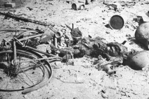 предварительно устроив "огненные смерчи". Мясник Харрис не церемонился. Вот Гамбург: