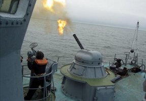 Не женское это дело  зенитное орудие возить
