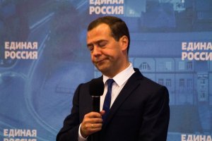 А где сонный Димон в пижамке и с галстучком? ;)
