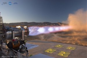 Последняя партия РД-180. Своих у них метановые уже прожигают, вот ВЕ-4:

Вот Raptor:

И вот керосиновый AR1 вместо РД-180:

А наши МОЖЕТ БЫТЬ получат финансирование под "Феникс" в 2018-м.
Это уж не говоря о том, что Дельта-4 летает на водородниках RS-68A, до которых всем, как до Китая раком, и есть ещё RS-25, который будет ставиться на SLS. А так - да - ну тупыыыыееее...
Потрясающая неосведомлённость.