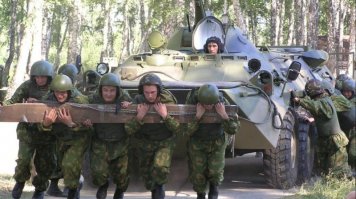 Ток дебил считает что у него горючка закончилась.