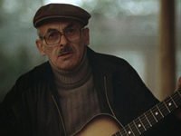 И даже с песнями. Окуджава поет "Былое нельзя воротить" и "На фоне Пушкина снимается семейство".