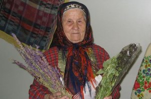 тоже была своеобразная медицина, бабки от телесных и душевных болезней лечили и сейчас лечат...:)