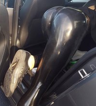 Полирнуть надо бы, а то краска потускнела, полно мелких царапин