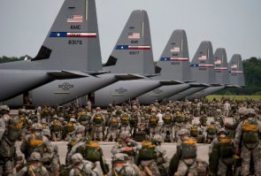 Молодая демократия... хм... Что? Нефть??? Вы нашли нефть??????? Тогда, мы летим к вам!