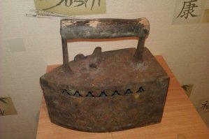 Может утюг?)))