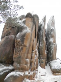 У Красноярского Столба на первых двух фотографиях есть определённое название - "Перья". Кстати, они и зимой хороши..