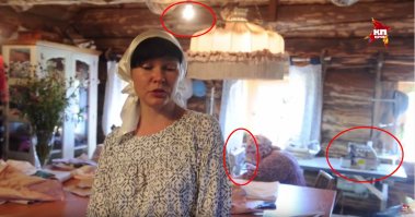 Призывает отказаться от электричества, а у Алёны швейные машинки не ножные. И не при лучине работают.