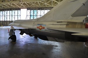 Вот, например, МиГ-21, который летал в китайской армии. (ц)

во вьетнамской.
Хотя именно этот, который экспонируется - из Сербии.