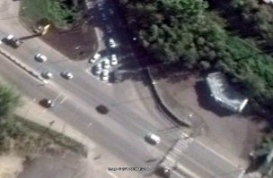 Взглянул ради интереса и внезапно...
Картина маслом - "Свиньи построились "свиньей". 
n52.3316 e104.3165