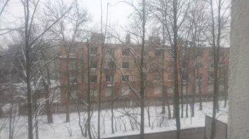 Истинно говорят, что мужчина-это чудом выживший мальчик. Ну а если серьезно, то лучше подумать чем сделать, у нас вот (Питер, Колпинский район , Понтонный) стоит вот такой вот заброс, уж лет 15 стоит, парни туда залезли, одного придавило насмерть, стеночку решили поломать. после этого заделали первый этаж кирпичными блоками, не знаю зачем, когда проще снести. Но все таки надо думать о последствиях.. жизнь то одна,