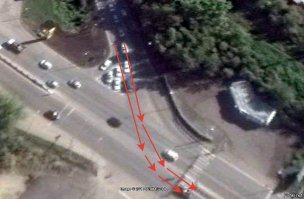 И есть еще вариант. данное движение может быть рассмотрено вообще как движение двух рядов по двух полосной дороге по прямой. в этом случе рег не уступил дорогу при перестроении!