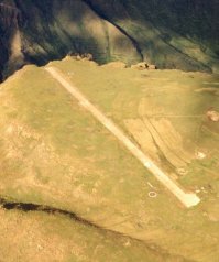 В Лесото весьма стрёмная ВПП. В Лукле (Непал) тоже весело.