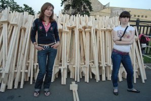 Хитрый владелец бара построил перед входом лабиринт, чтобы обойти закон