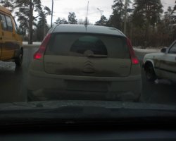 Такой самопал еще можно понять и простить. А если так с завода?