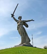 Меч выкованный на Урале через Сталинград дошел до Берлина