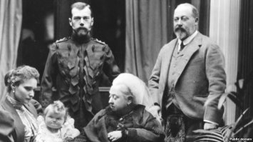 Немного информации для размышления для поклонников "русского" царя. На фотографиях Николай 2? Хрен там, это король Георг 5.