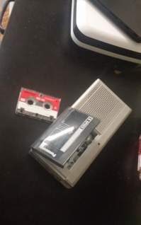 А чо сказать то, хотел? Ну выложил фотки плеера с функцией записи, и чо? Вот этот плеер, все равно в то время был круче! А диктофон можно было и отдельно купить. Да и фотку,  "Service Manual", зачем выложил? Это для спецов. А для народа - "  User Manual" !!!!