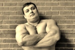 Дмитрий Васильевич Халаджи (род. 19 апреля 1979, Комсомольское, Донецкая область, Украина)   украинский спортсмен, чемпион 1-го чемпионата Украинской бездопинговой федерации пауэрлифтинга в отдельных упражнениях (жим лежа) 2009 г.[3] Внесён в Книгу рекордов Гиннесса как автор шестидесяти трех рекордов.

Рекорды:

   - Поднятие камня весом 152 кг одной рукой (побитие рекорда Бибона). Знаменитому древнегреческому атлету Бибону, жившему в VI веке до н. э., удавалось поднять одной рукой камень, вес которого составлял 143,5 кг. Этот своеобразный снаряд сохранился до наших дней   он покоится в музее города Олимпия. На камне имеется надпись на древнегреческом  Я, Бибон, сумел оторвать этот камень от земли и поднять его одной рукой над головой .
   - Выкручивание двух гирь весом 50,5 и 40,5 кг в одной руке: правой рукой   6 подъёмов за 46 с, левой рукой   8 подъёмов за 49 с (Казань, 2010).[8]
   - Крест с гирями 39,5 и 38,5 кг на мизинцах (Казань, 2010).[8]
   - Завязывание шести двадцатисантиметровых гвоздей за полторы минуты.
    -  Чёртова кузня    Дмитрий был уложен на гвозди, сверху на нём три плиты общим весом 700 кг, которые разбивали кувалдами.
   -  Поднял метр трубы весом 1,022 т и продержал 12,5 с (Донецк).