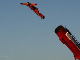 Хитрый владелец бара построил перед входом лабиринт, чтобы обойти закон