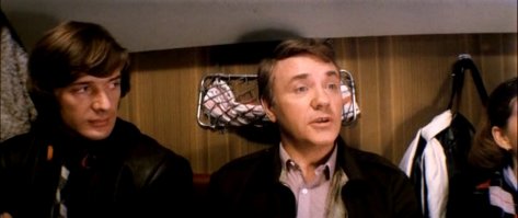 хорошо когда холостой и в командировку ...