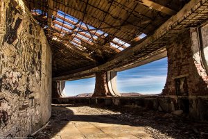 Высоко в горах Болгарии на высоте 1440 метров стоит памятник-призрак социалистического прошлого. Это Бузлуджа - знаменитая летающая тарелка, храм КПБ, притягивающий к себе интерес тех, кто любит необычное и таинственное.