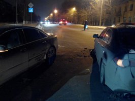 Вот тут тоже джигит на хонде мне доказывал, что он поворотник включил и я его пропустить должен был. Ну и к слову про немецкое качество.)