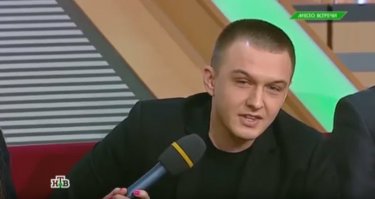 Девушка вдыхает новую жизнь в старые черно-белые снимки, делая их цветными