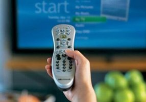 Ещё надо было рассказать про WinXP Media center Edition с новой темой и пакетом "медиа-программ", с возможностью управлять виндой с пульта как телевизором.
Это было ещё до 3-го сервис пака.