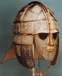 Картинки бы получше, вот реконструкция шлема из Саттон-Ху и меч Дым Саттон-Ху с одноимённым дамаскинажем.