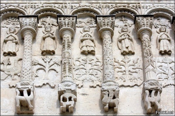 г. Владимир, Дмитриевский собор, построен в 12 веке