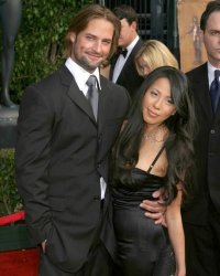 10 голливудских межрасовых романтических пар (11 фото)