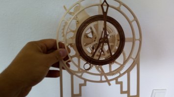 Автор молодец! Сам занимаюсь поделками из фанеры.
Если не жалко, поделись dxf, я сыну выпилю на своей CNC. 
Мои поделия: