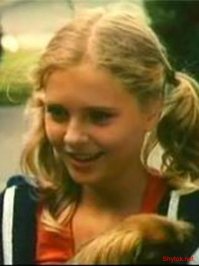 а эту девушку многие мечтали............эээээээ........ммммммм...........подружиться))