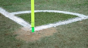 Я был на этой игре, судья мудак!
=============================

На подходе к стадиону лужи, само футбольное поле отвратительного качества, 
Еще крыша протекала! 

Вот вам и объект за 43.000.000.000 рублей 



(Фото не мои)